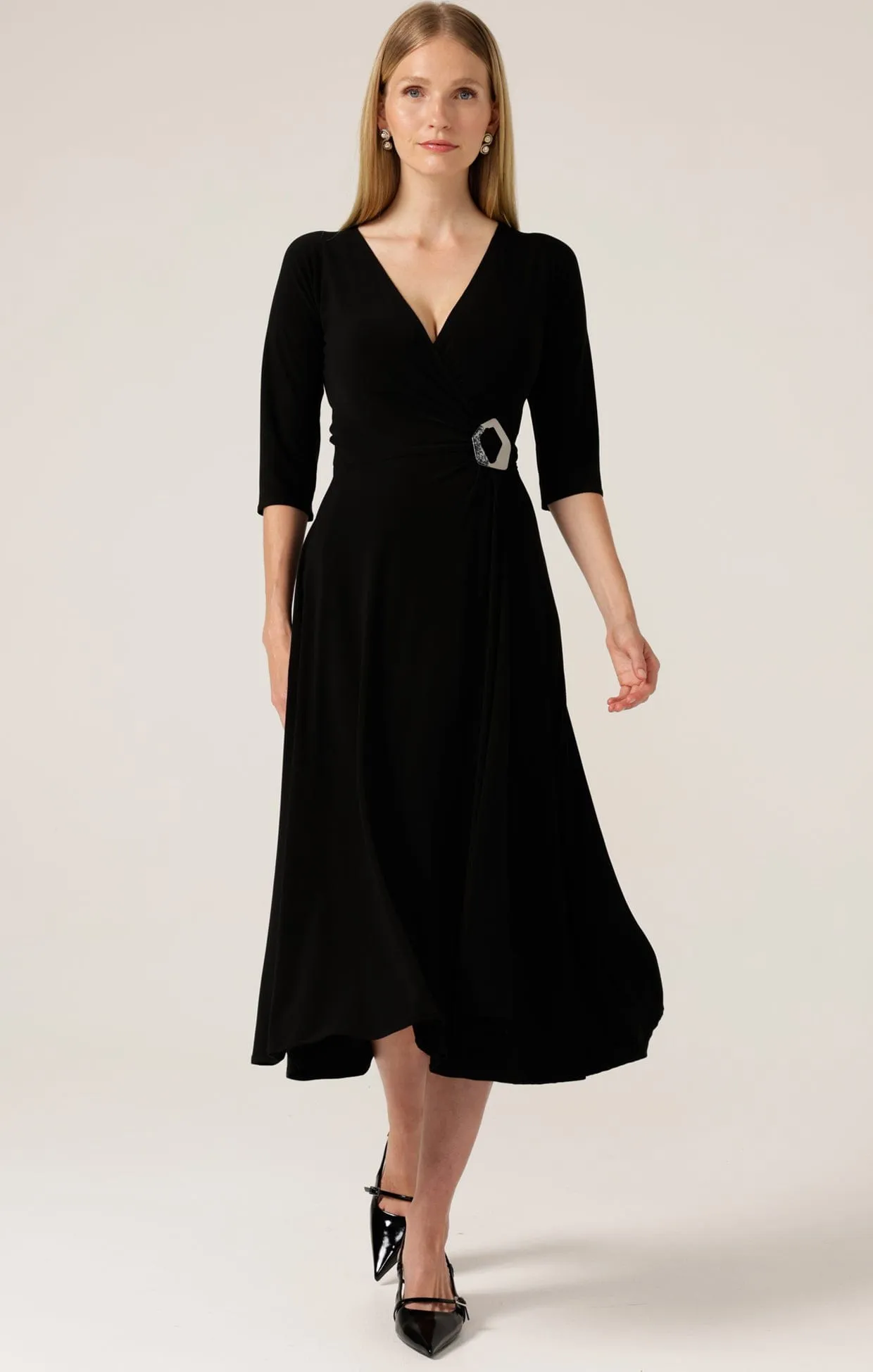 3/4 SLEEVE REVERSE WRAP MIDI DRESS IN BLACK