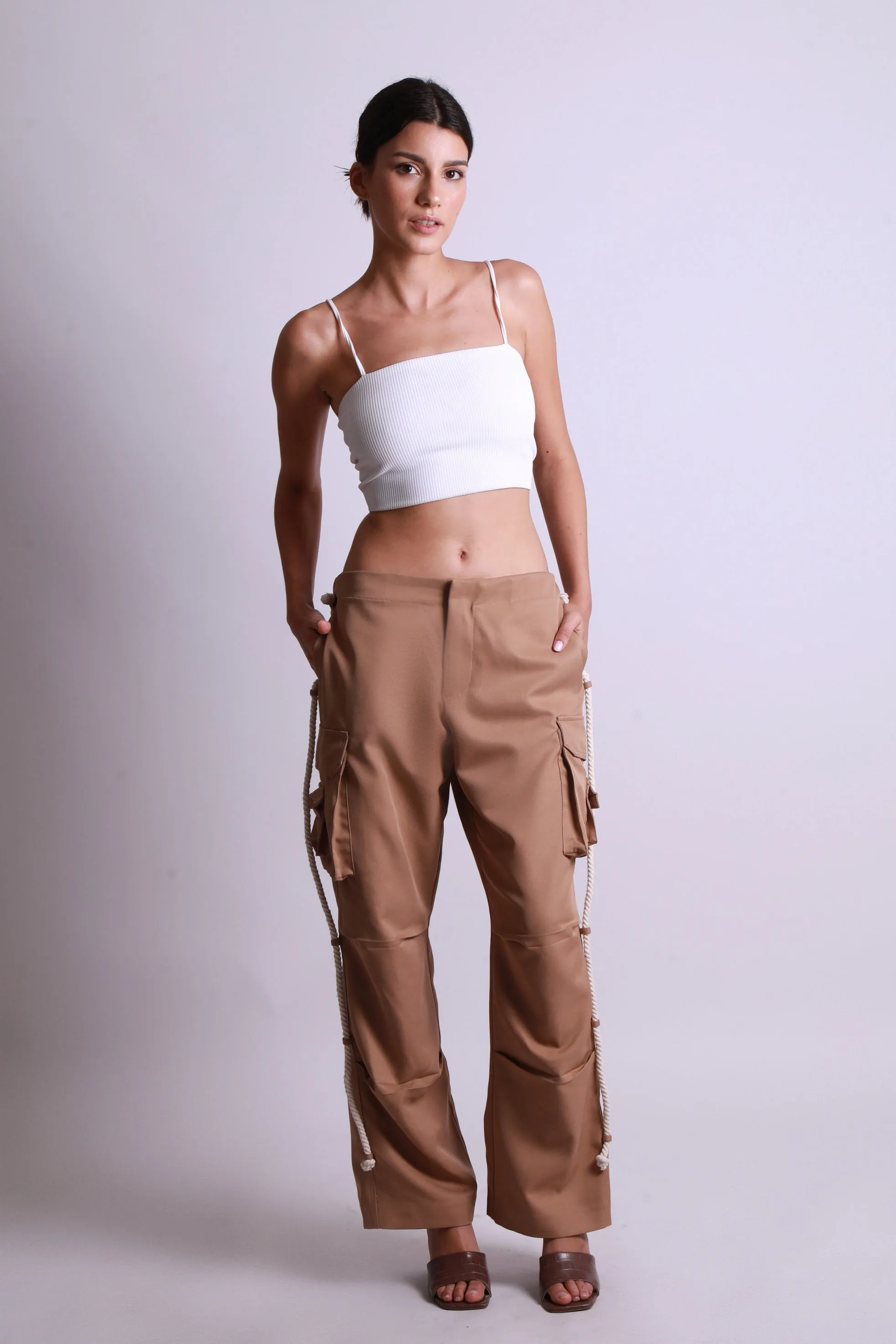 MAISON BEIGE PANTALON CARGO "BEIGE"