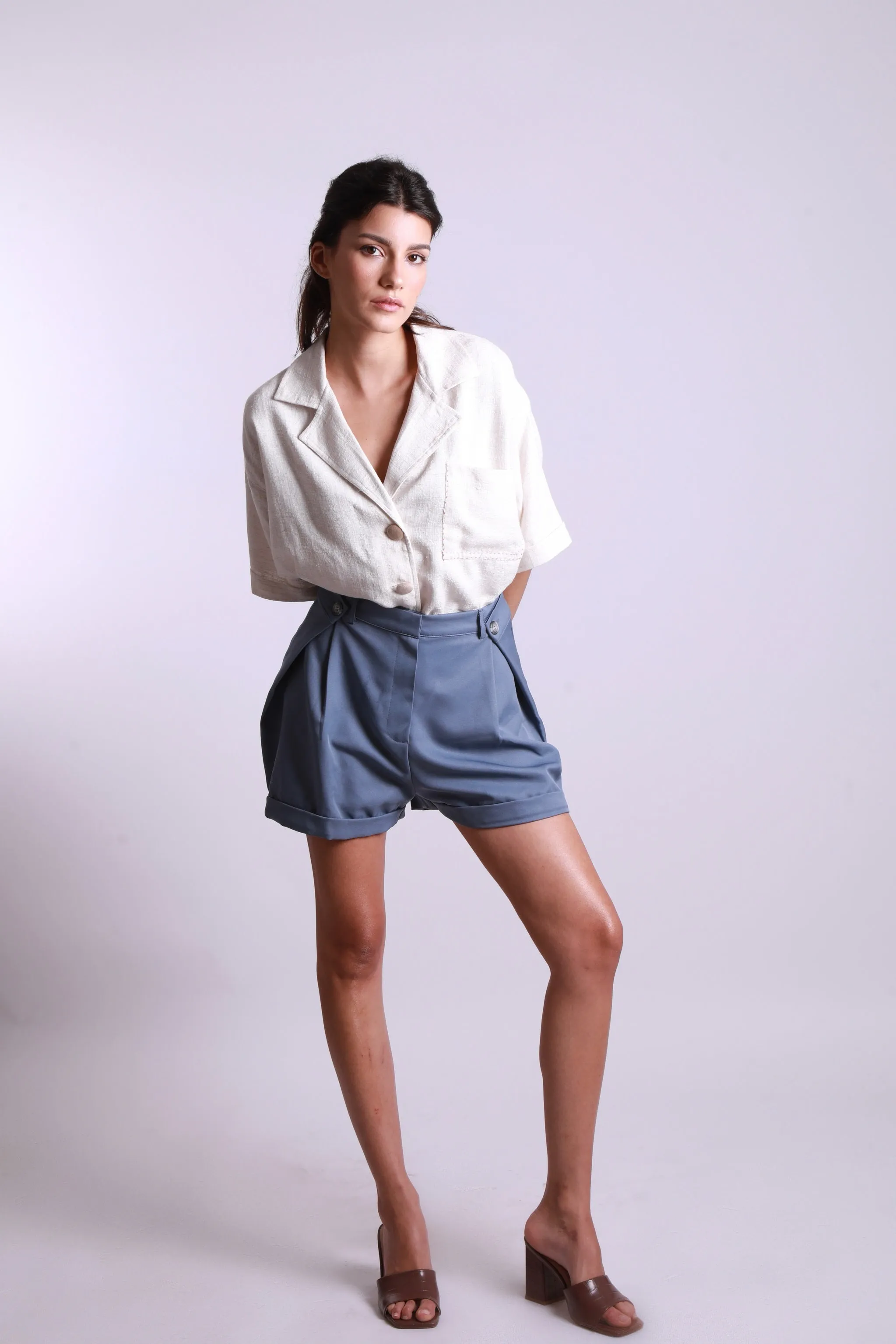 MAISON BEIGE SHORT AJUSTABLE "BLEU"