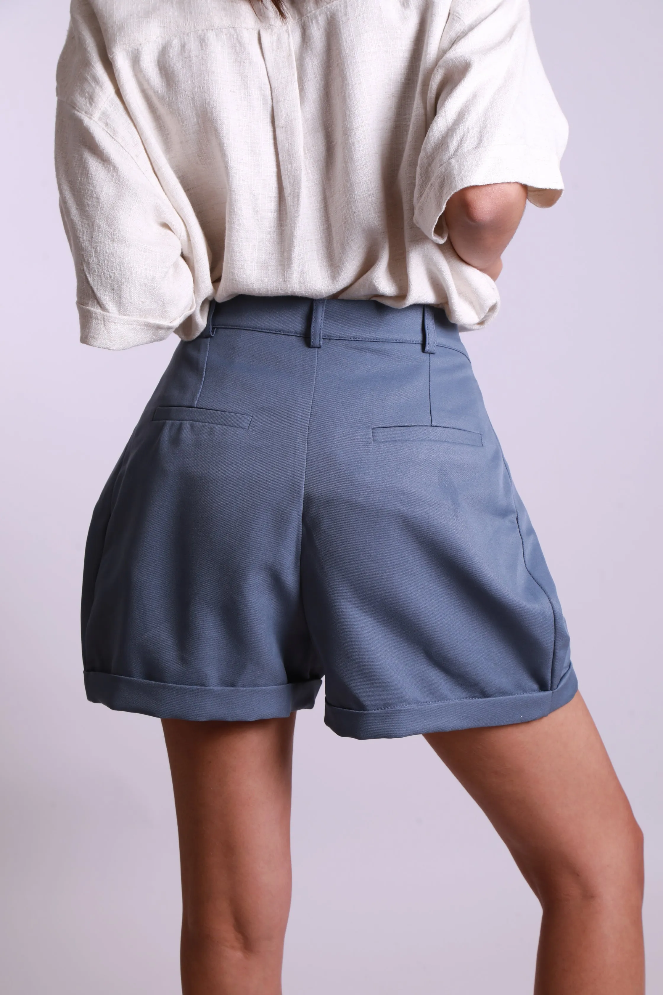 MAISON BEIGE SHORT AJUSTABLE "BLEU"