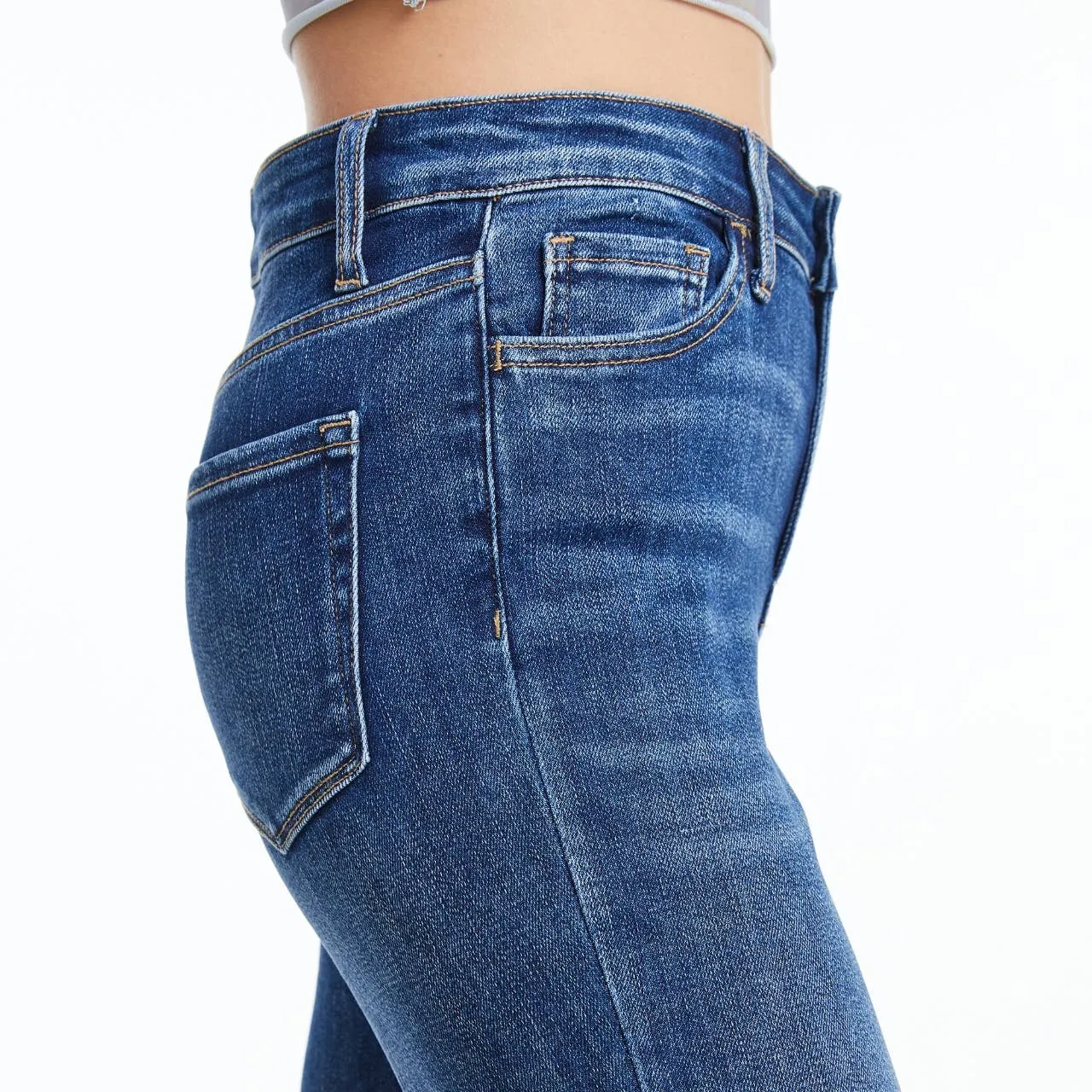 MID RISE CROP STRAIGHT JEANS WITH FINISHED HEM