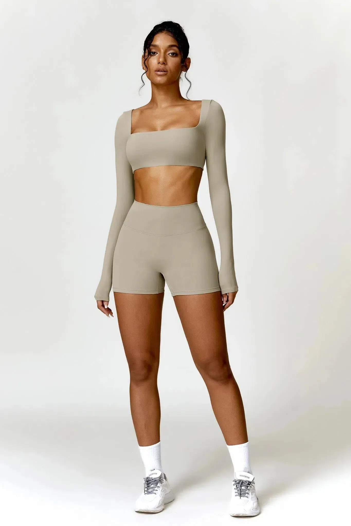 Niamh – U-neckline – Long-sleeve fitness crop top